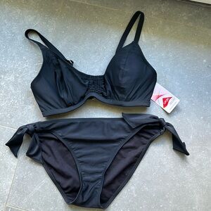 Athleta underwire bikini with matching bottoms